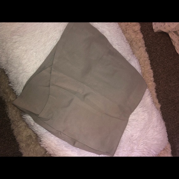 Mini fitted skirts - Picture 4 of 4